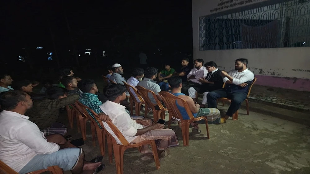চট্টগ্রাম দক্ষিণ জেলা বাঁশখালীর বৈলছড়িতে গণপরিষদ নির্বাচন দাবিতে সভা।